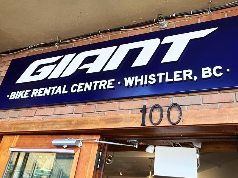 Visit the website of Giant Rental Center