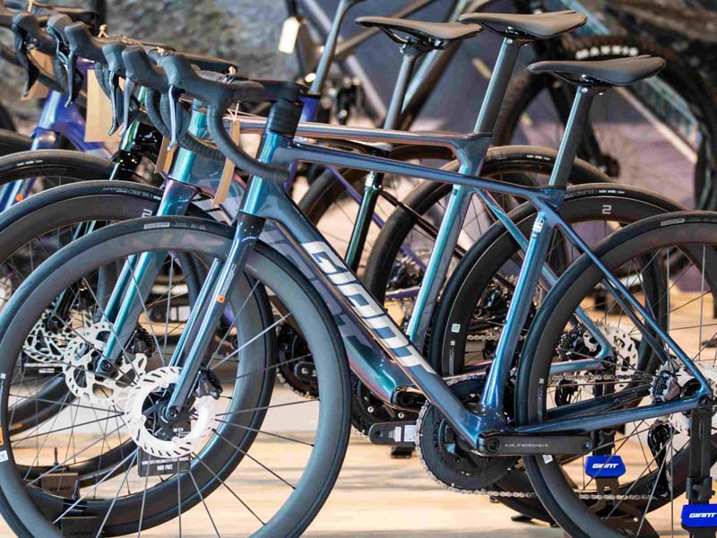 Visit the website of Giant Budapest Store