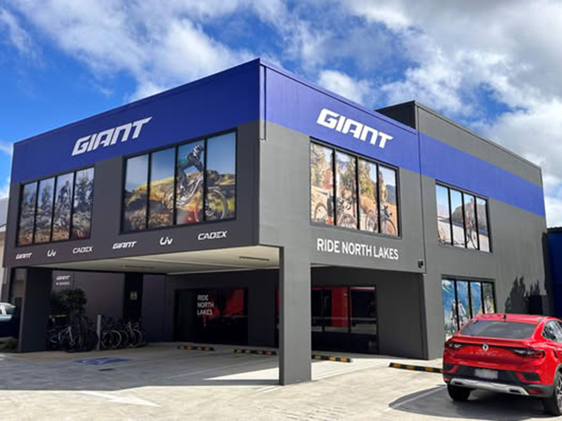 Giant North Lakes store image