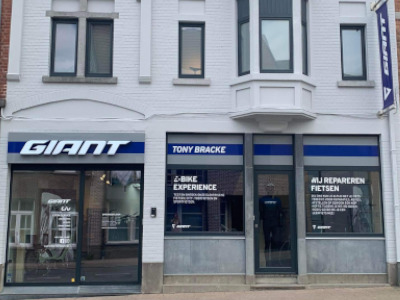 Visit the website of Giant Store Tony Bracke