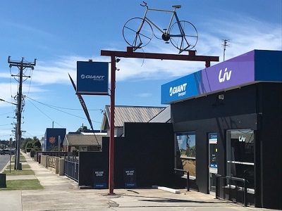 Visit the website of Giant Devonport