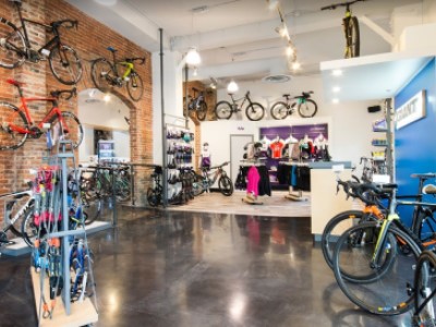 Visit the website of Giant Victoria