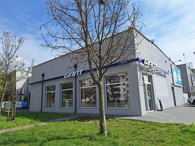 Visit the website of Giant Radom