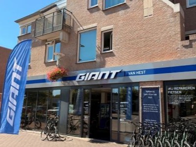 Visit the website of Giant Store van Hest Eglantier