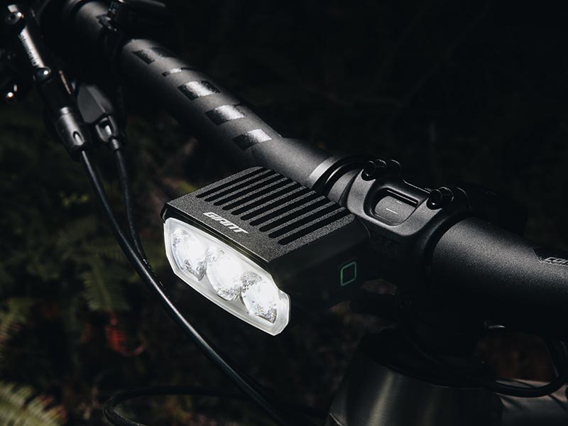 Recon+ HL 4500 Headlight | Giant Bicycles US